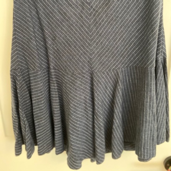 Pinstripe Blue/White Banana Republic Dress Sz 10 - Picture 4 of 4